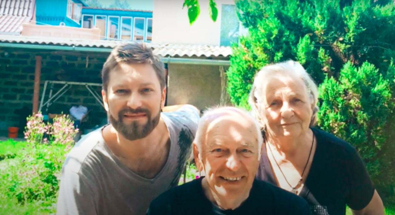 "Як у жахливому фільмі". EL Кравчук розповів, як через окупацію не міг поховати батька